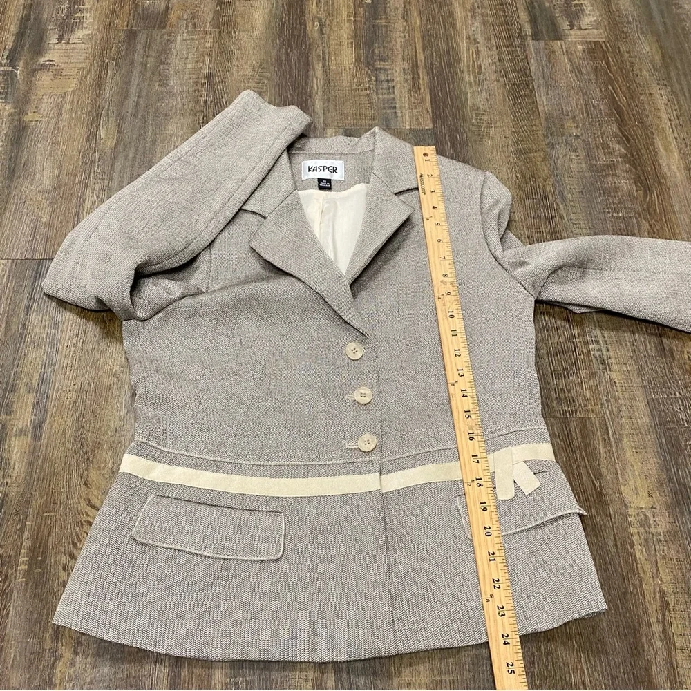 Kasper Beige Blazer and Skirt‎ Set with Cream Accents Career Wear Office Size 10